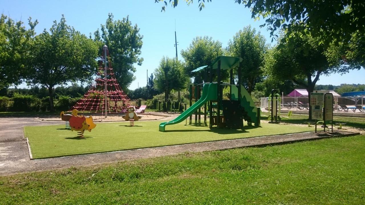 Camping Paradis Le Rocher De La Granelle Le Bugue Kültér fotó